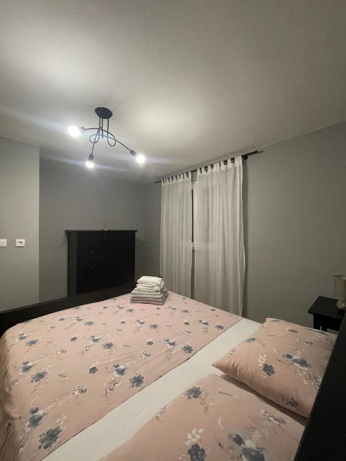 Kn House With Two Apartments Near Sea روغوزنيكا المظهر الخارجي الصورة